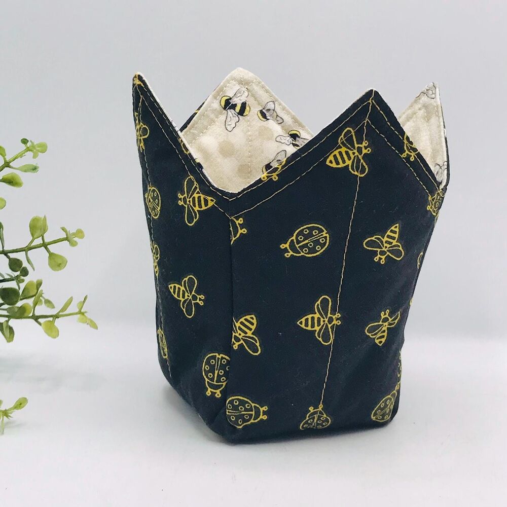 Microwave Pint Size Cozy, Reversible, For Noodles, Ice Cream Gold Bees on Black